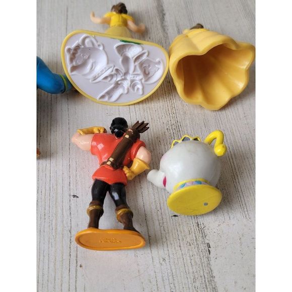 Beauty Beast playset Gaston Mrs pot Bell Disney toy figure - Picture 10 of 11